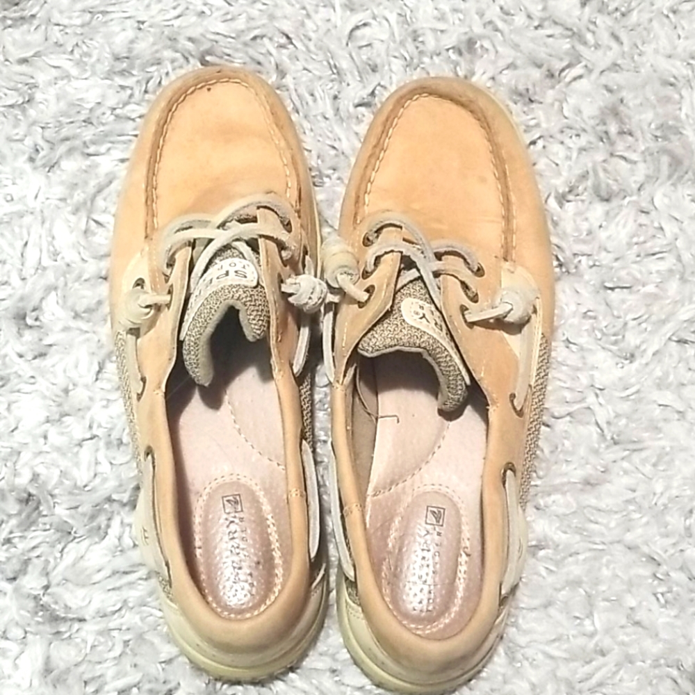 Women's shoes